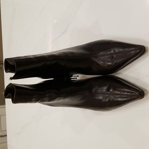 Issac boots